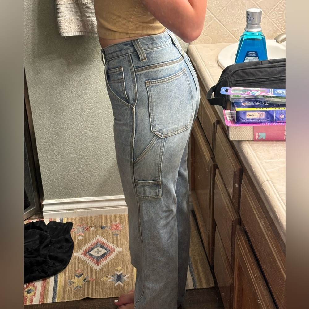 Brandi Melville, Carpenter jeans